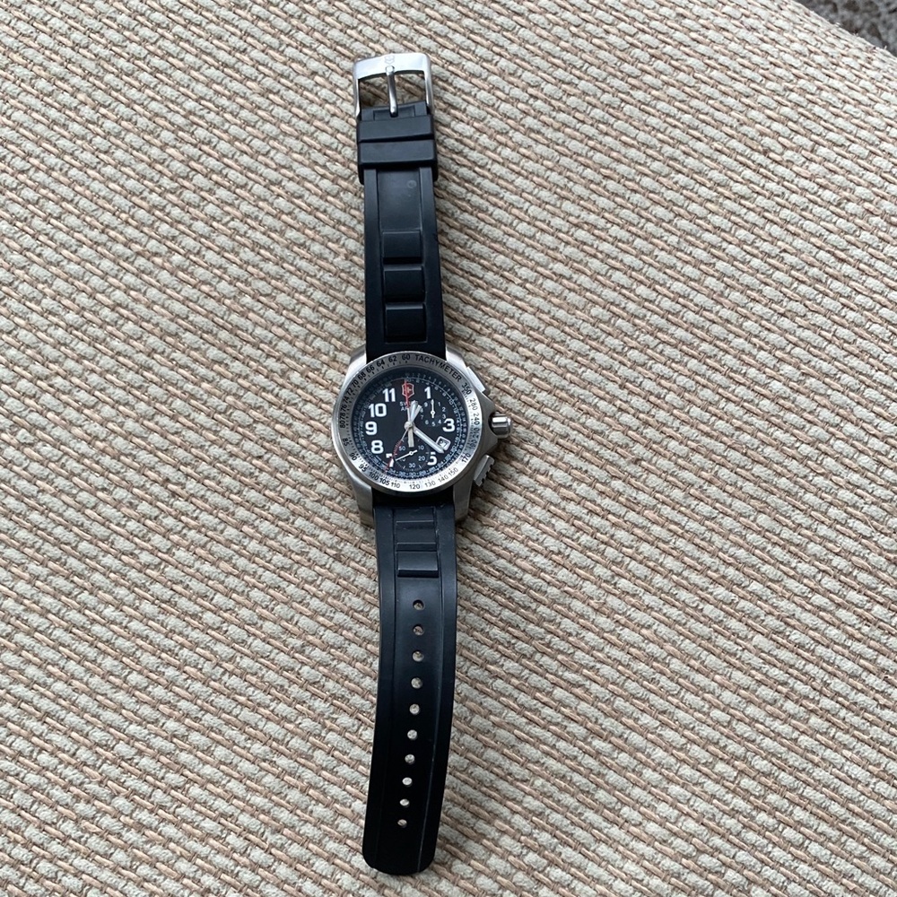 SWISS ARMY Black Analog Men's Watch Battery Needs to be Replaced